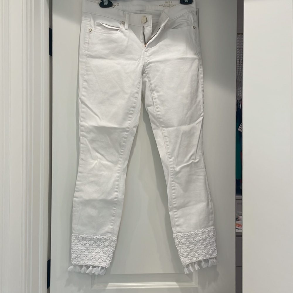 Lilly Pulitzer jeans. Skinny, cropped, white with detail